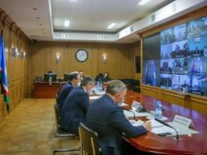 Айсен Николаев: местные оперштабы должны принимать решение о введении ограничительных мер, не дожидаясь усугубления эпидситуации