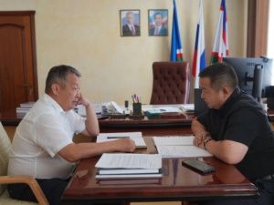 Дмитрий Садовников обсудил вопросы поддержки участников СВО с Георгием Куркутовым