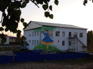 В Чурапчинском улусе на здании детсада нарисовали мурал