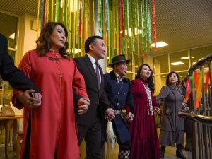 В SMART-библиотеке Якутска открыли стенд выдающегося писателя Николая Неустроева