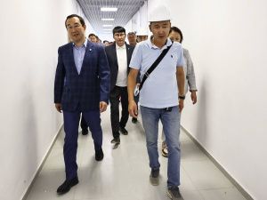 Айсен Николаев поручил увеличить количество строителей для завершения капремонта школы №1 в Верхневилюйске