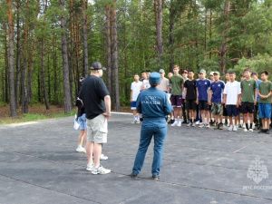 Сотрудники МЧС России продолжают профилактику на объектах летнего отдыха детей