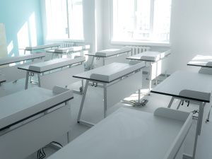 Евгений Григорьев осмотрел Саха-корейскую школу и школу № 16 после капитального ремонта