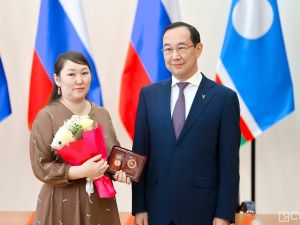 В преддверии Международного женского дня в Якутии наградили многодетных матерей