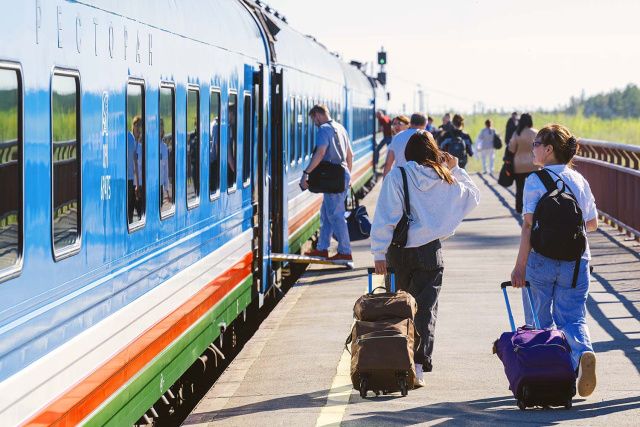 За восемь месяцев 2025 года  в вагонах АО «АК «ЖДЯ» перевезли более 318 тысяч пассажиров