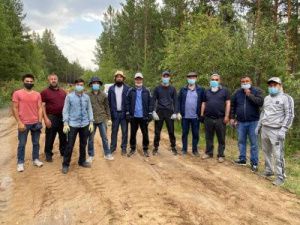 Мусульмане организовали субботник на территории кладбища