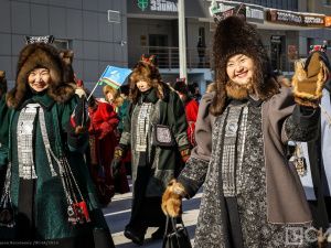 1700 человек прошлись в национальных костюмах по центру Якутска