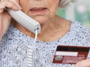 Трое жителей Мирнинского района стали жертвами мошенников