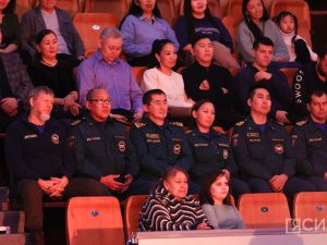 В Якутске провели новогодний благотворительный концерт «Для своих»