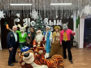 В селе Пригородный провели благотворительный новогодний утренник