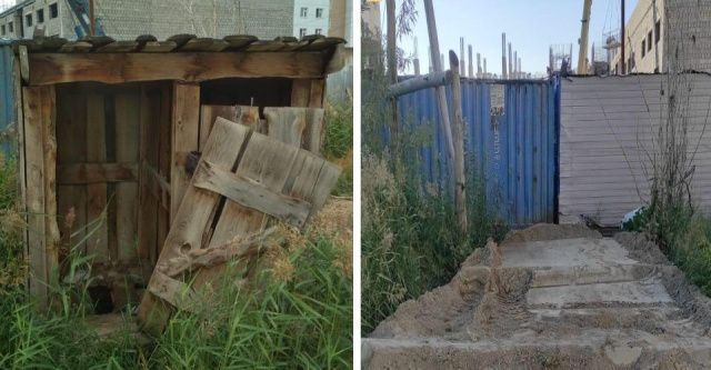 В Якутске снесли заброшенный уличный туалет после жалобы
