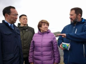 Глава Якутии поставил задачу в кратчайшее время очистить затонувшее судно «Днепр» от нефтепродуктов