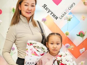 В Якутске прошел мастер-класс «Букет для мамы» в честь Дня матери в республике