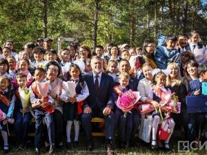 Учеников и студентов Высшей школы музыки поздравили в День знаний