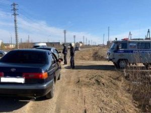 В Мирном задержали нелегального таксиста. Он вез пассажира на неисправном автомобиле