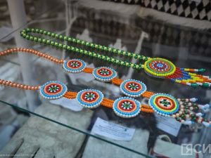 Фоторепортаж: одежда и украшения народов Севера на выставке «Мир Арктики»