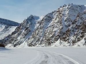 Рыбаки провалились под лед в Усть-Янском районе Якутии