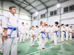 Хaид Мaнтaев провёл мaстер-клaсс по кaрaте-киокусинкaй для детей