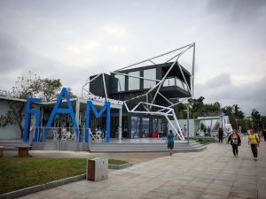 Фоторепортаж с первого дня ВЭФ-2023: улица Дальнего Востока и культурная программа