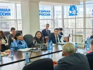 Демонстрации не будет только в Якутске, и праздник никто не отменял