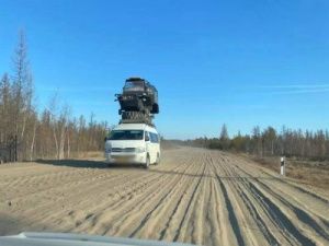 «Водитель, который смог» предстанет перед судом за перевозку на багажнике внедорожной техники