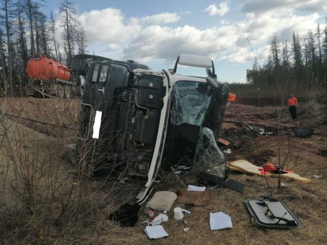 Водитель грузовика устроил ДТП и попал в реанимацию