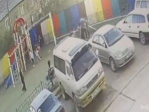 В Якутске мужчина избил 11-летнего мальчика?