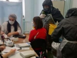 Медицинские работники "на передовой". Как противостоят коронавирусу