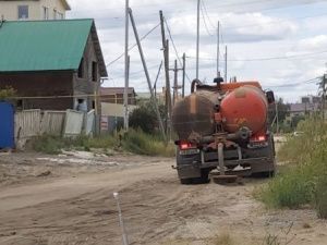 Штраф и возмещение ущерба грозит водителям АСМ за слив жидких бытовых отходов вне специально отведенных мест