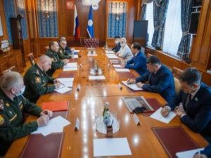 Айсен Николаев встретился с командующим войсками Восточного военного округа Геннадием Жидко