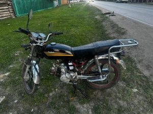 Подросток на мотоцикле сбил 8-летнего самокатчика