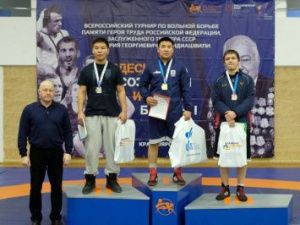 Очередной успех якутских борцов