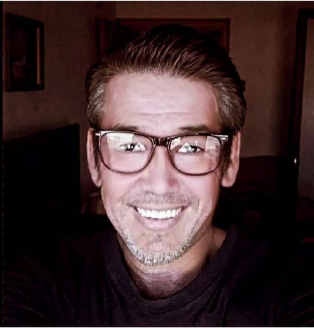 "В сердцах своих друзей он будет продолжать жить": Памяти Алексея Николаевича Евстафьева