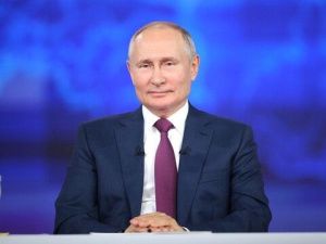 Сегодня в прямом эфире смотрите программу  «Итоги года с Владимиром Путиным»