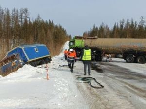 В Якутии столкнулись два большегруза: Пострадали три человека
