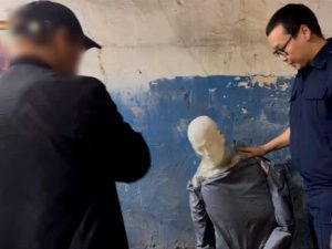 В Оймяконском районе двое мужчин подозреваются в смертельном избиении человека кочергой