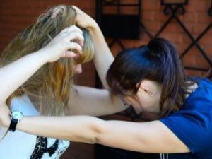 В Нерюнгри драка двух сотрудниц медучреждения закончилась черепно-мозговой травмой