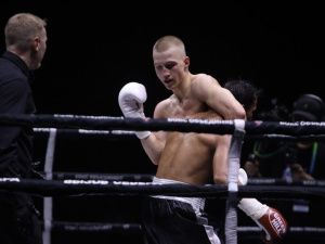 Якутянин Николай Пшенников одержал победу на вечере профбокса над таиландцем