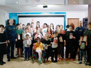 Сотрудники УФСИН посетили Хангаласский центр содействия семейному воспитанию