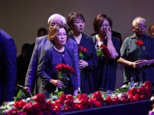 Фото: в Якутске прощаются с Михаилом Николаевым