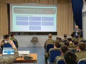 Валерий Лютый провел лекцию в Якутской кадетской школе-интернате