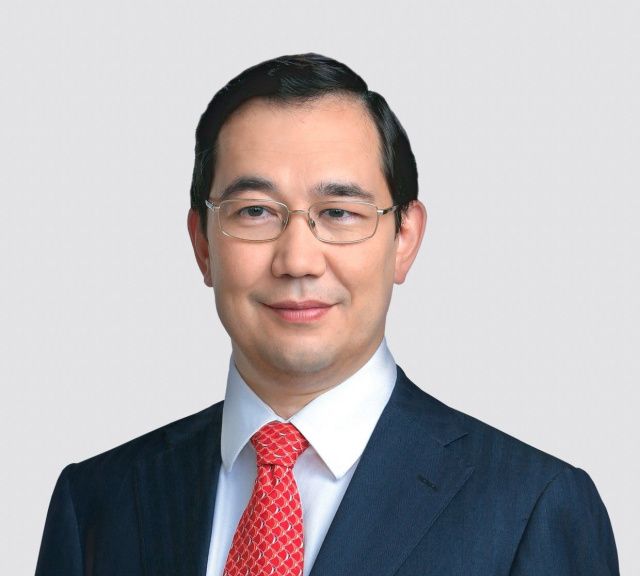 Айсен Николаев поздравляет с Днем народного мастера