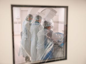 В Кардиососудистом центре Якутии приступили к операциям на ангиографе с интегрированным ультразвуком