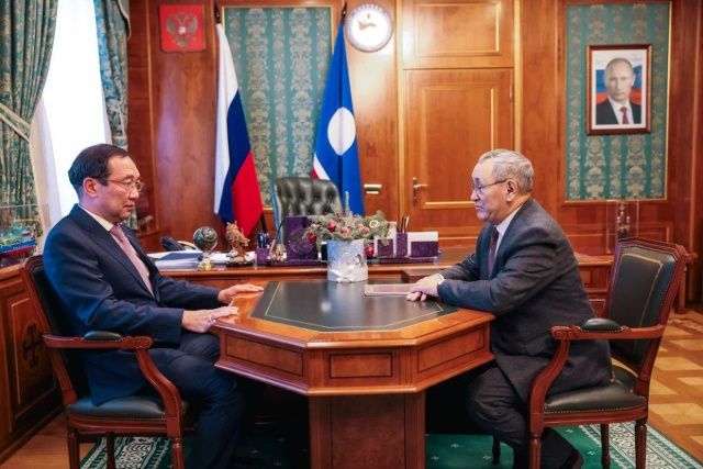 Глава Якутии оценил работу профсоюзов госучреждений республики