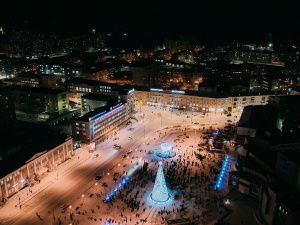 В Якутске зажгли огни первой новогодней ёлки