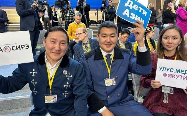 Чокуур Гаврильев рассказал, как журналисты пытались привлечь внимание Путина на пресс-конференции