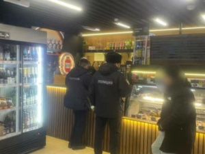 В Якутске бармен заплатит 60 тысяч рублей штрафа за продажу алкоголя несовершеннолетннему