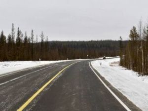 В Якутии отремонтировали более 50 километров федеральной дороги «Вилюй». На участках грунтовое покрытие заменили асфальтобетонным