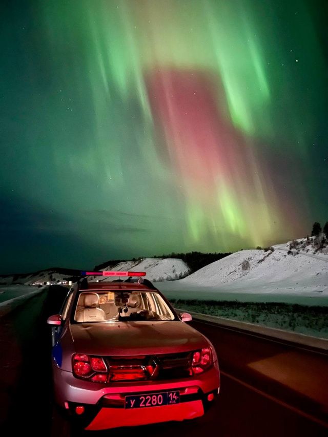 В Якутии сотрудники ГАИ запечатлели небесный фейерверк