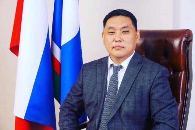 Руководитель Госстройжилнадзора Якутии Павел Аргунов поздравил с Днём строителя